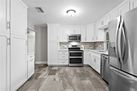 6928 Greenhill Place Tampa FL 33617