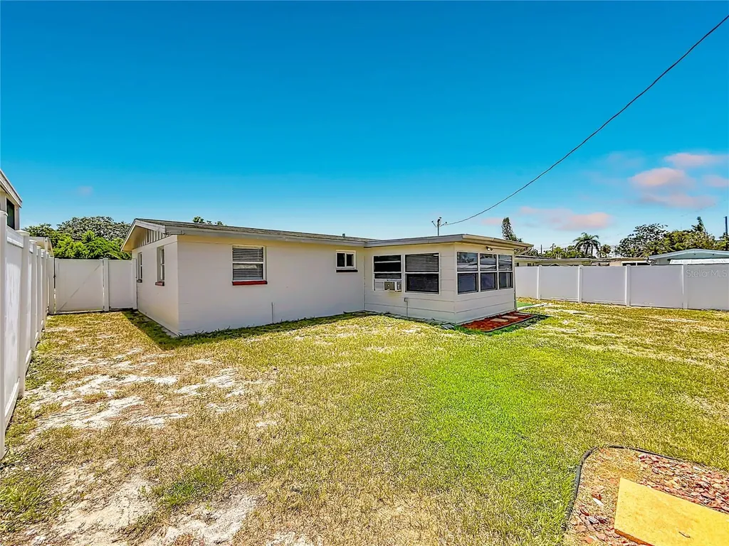 2019 Hess Drive Holiday FL 34691