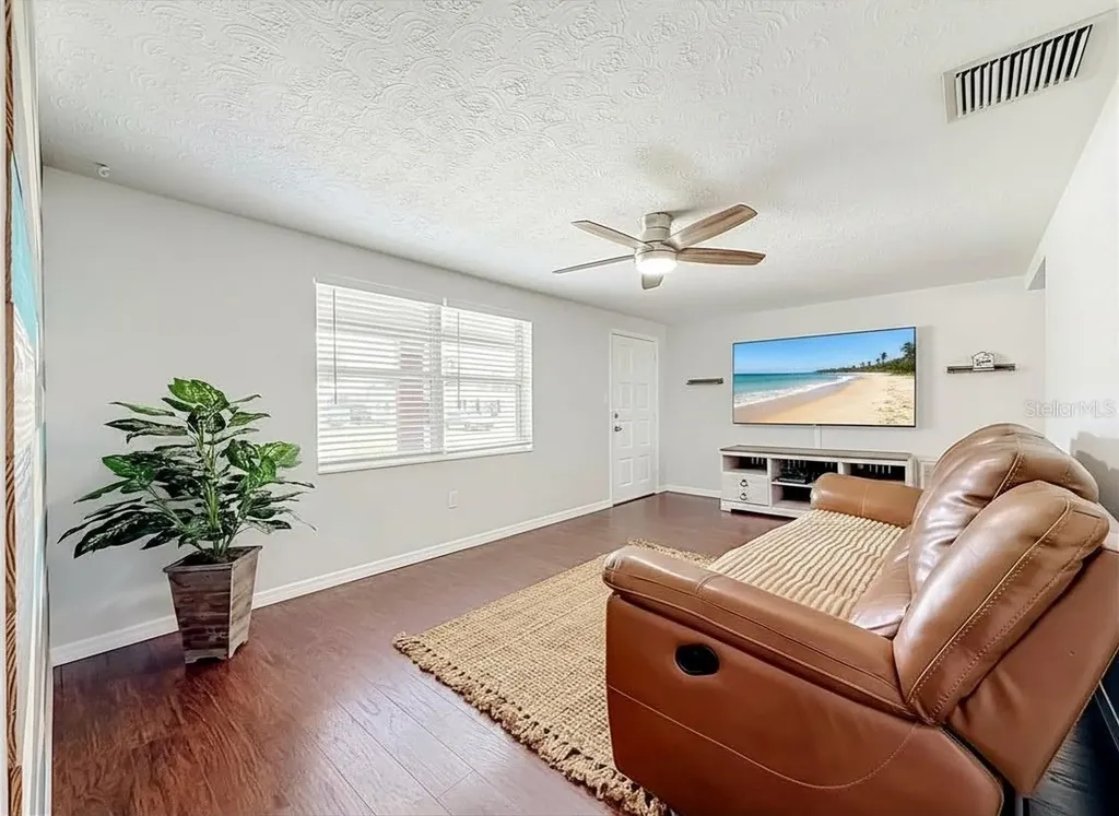 2019 Hess Drive Holiday FL 34691