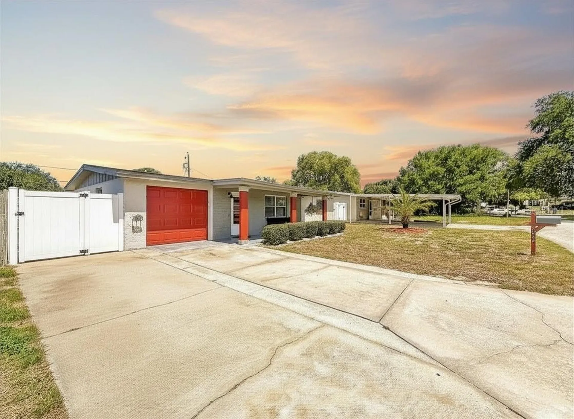2019 Hess Drive Holiday FL 34691