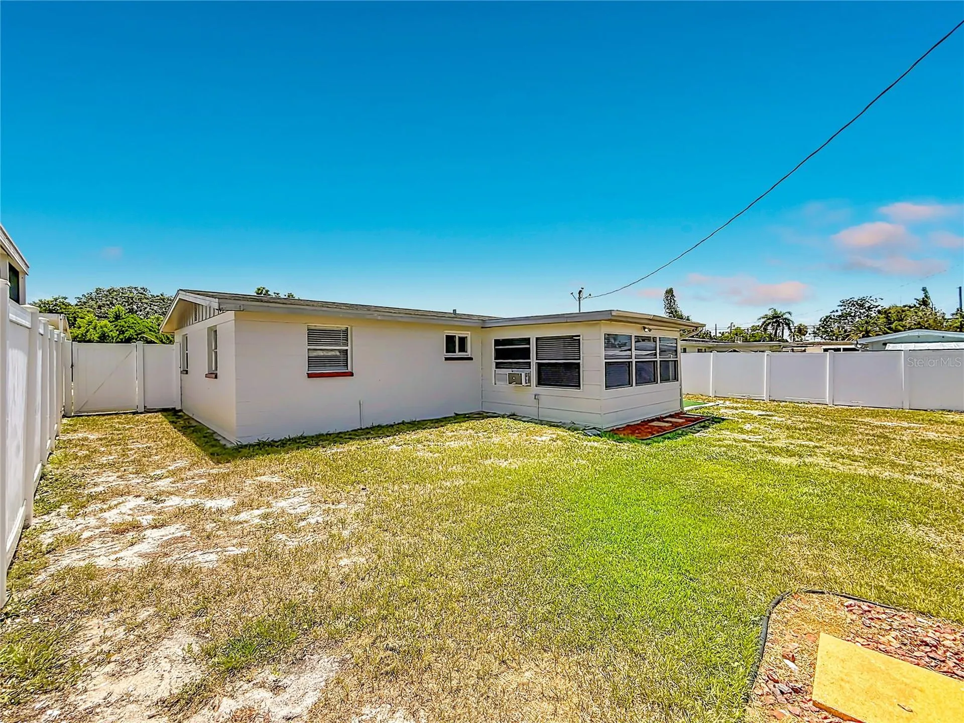 2019 Hess Drive Holiday FL 34691