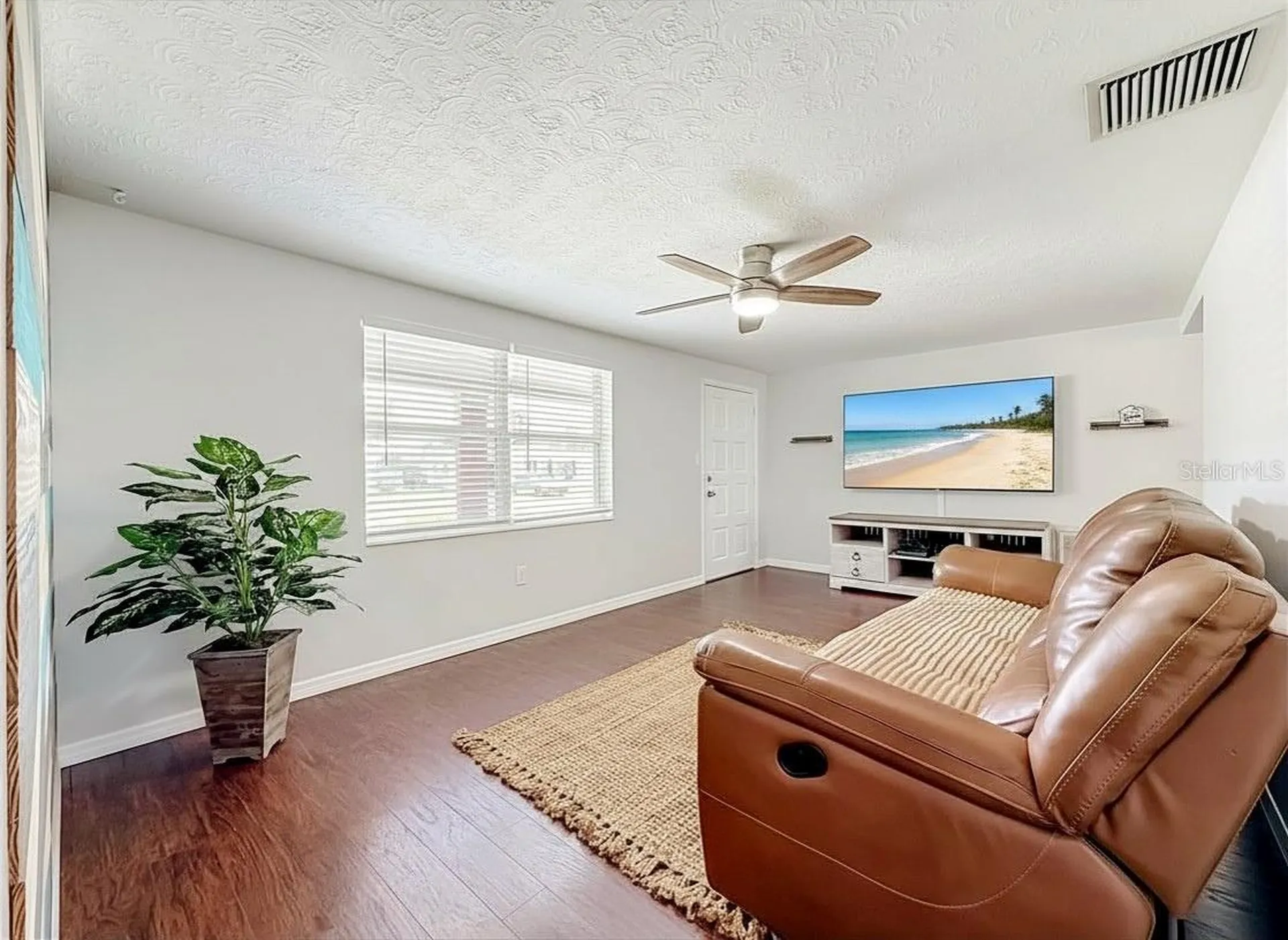 2019 Hess Drive Holiday FL 34691