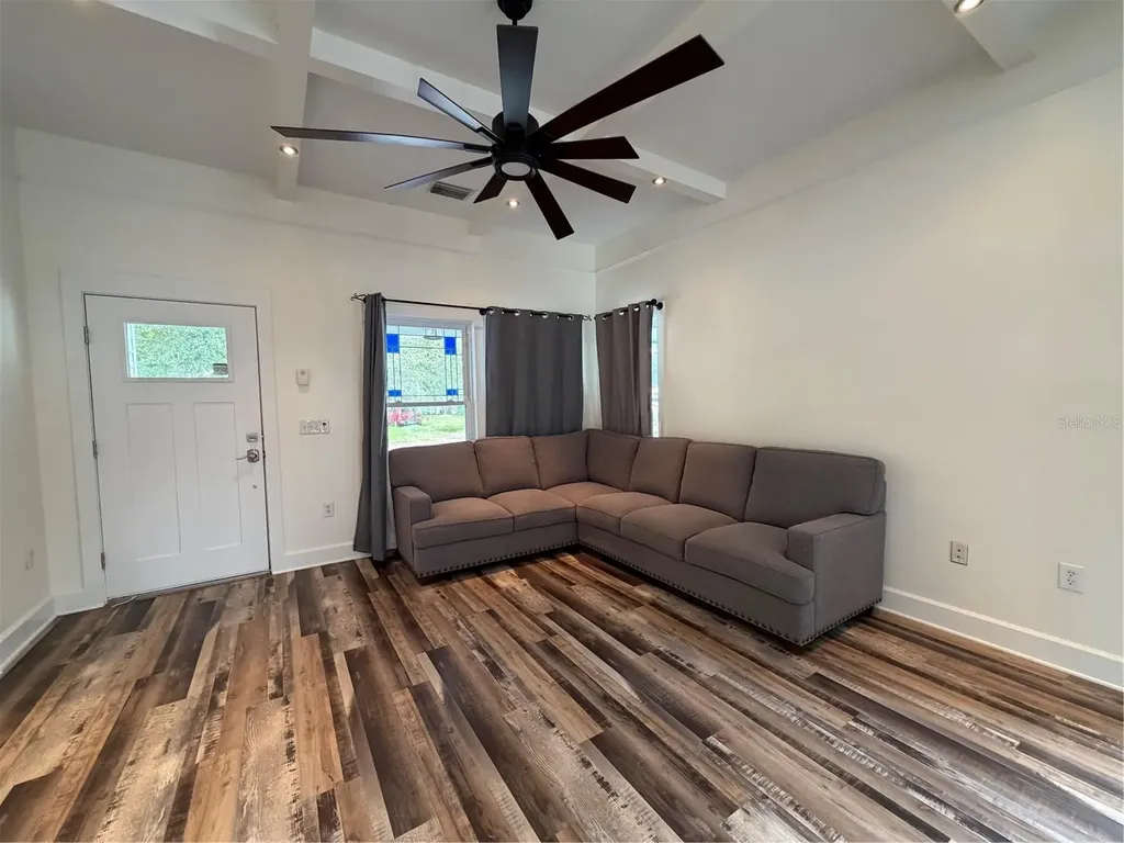 1204 E Ellicott Street Tampa FL 33603