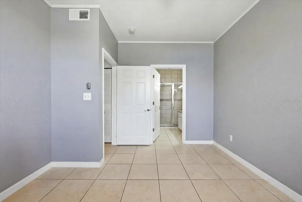 9256 Lake Chase Island Way Tampa FL 33626