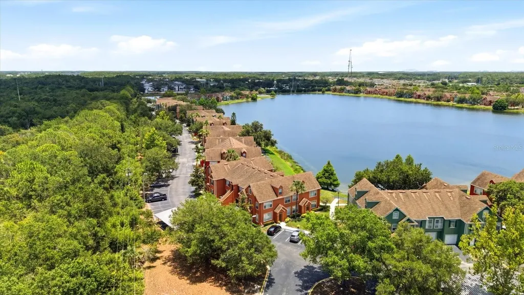 9256 Lake Chase Island Way Tampa FL 33626