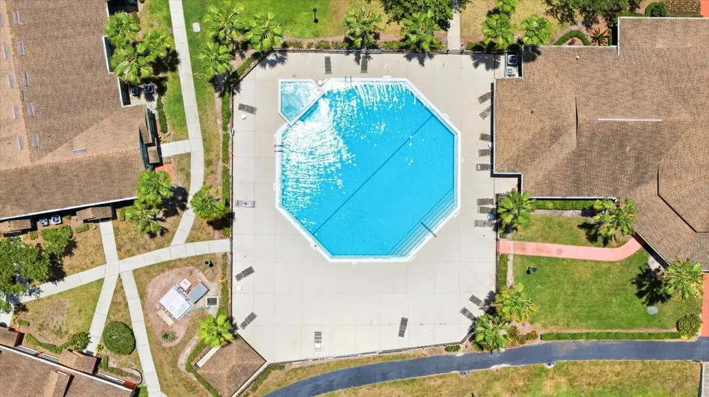 9256 Lake Chase Island Way Tampa FL 33626