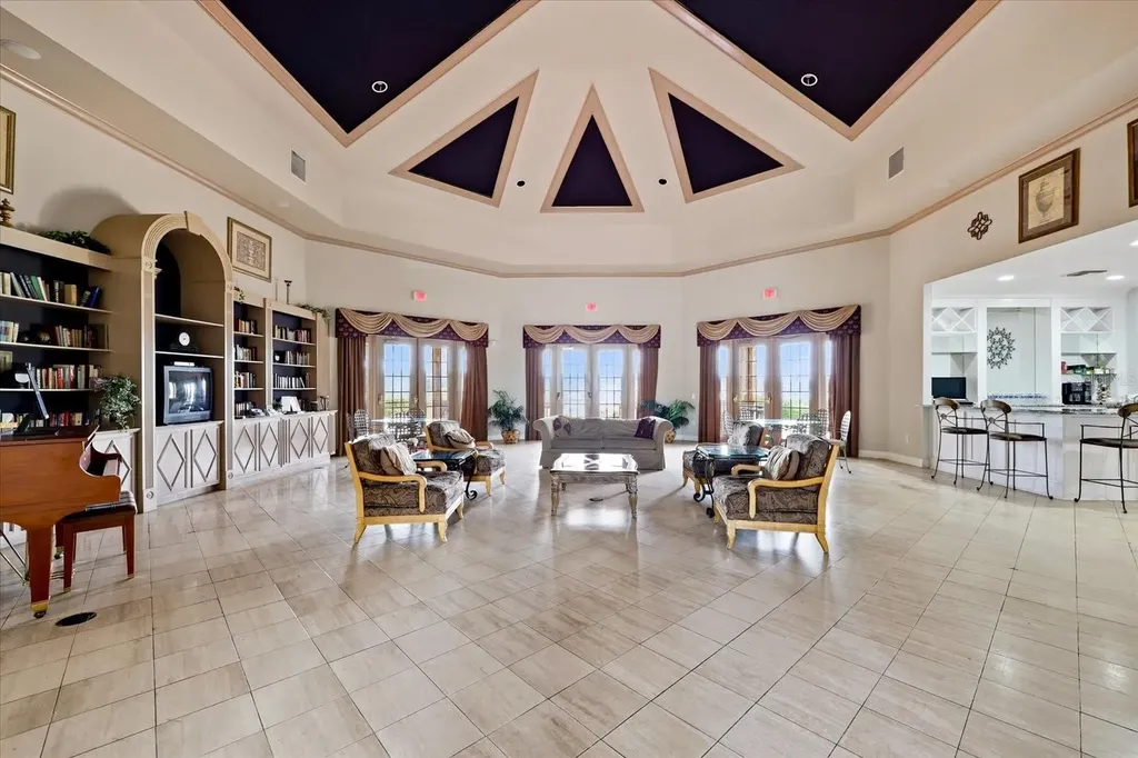 9256 Lake Chase Island Way Tampa FL 33626
