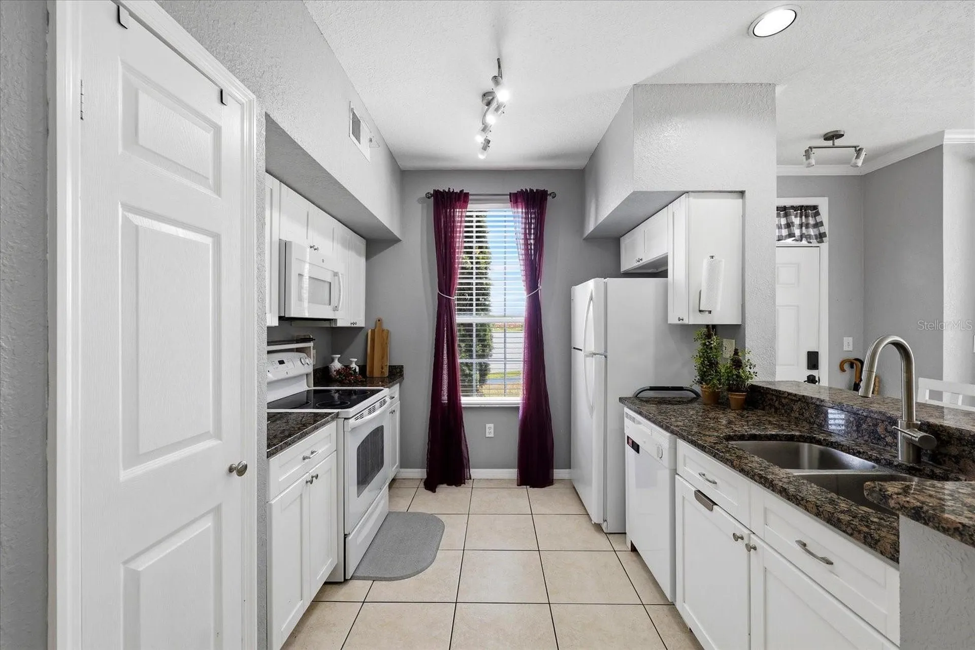 9256 Lake Chase Island Way Tampa FL 33626