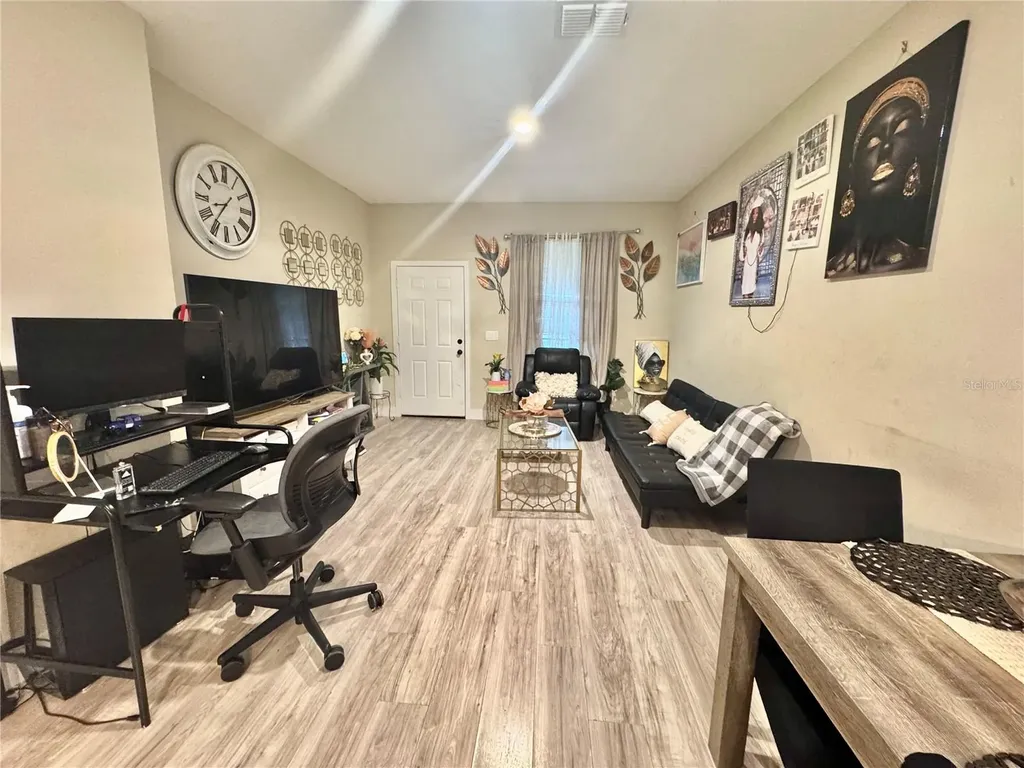 113 E Cleveland Street Apopka FL 32703
