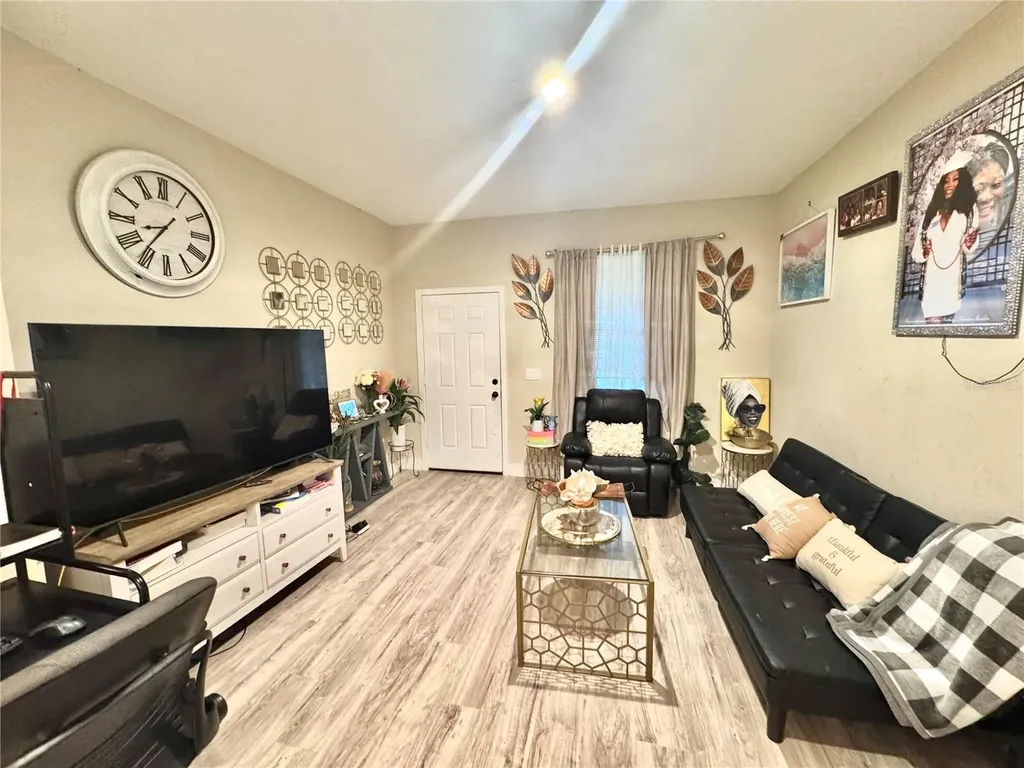 113 E Cleveland Street Apopka FL 32703