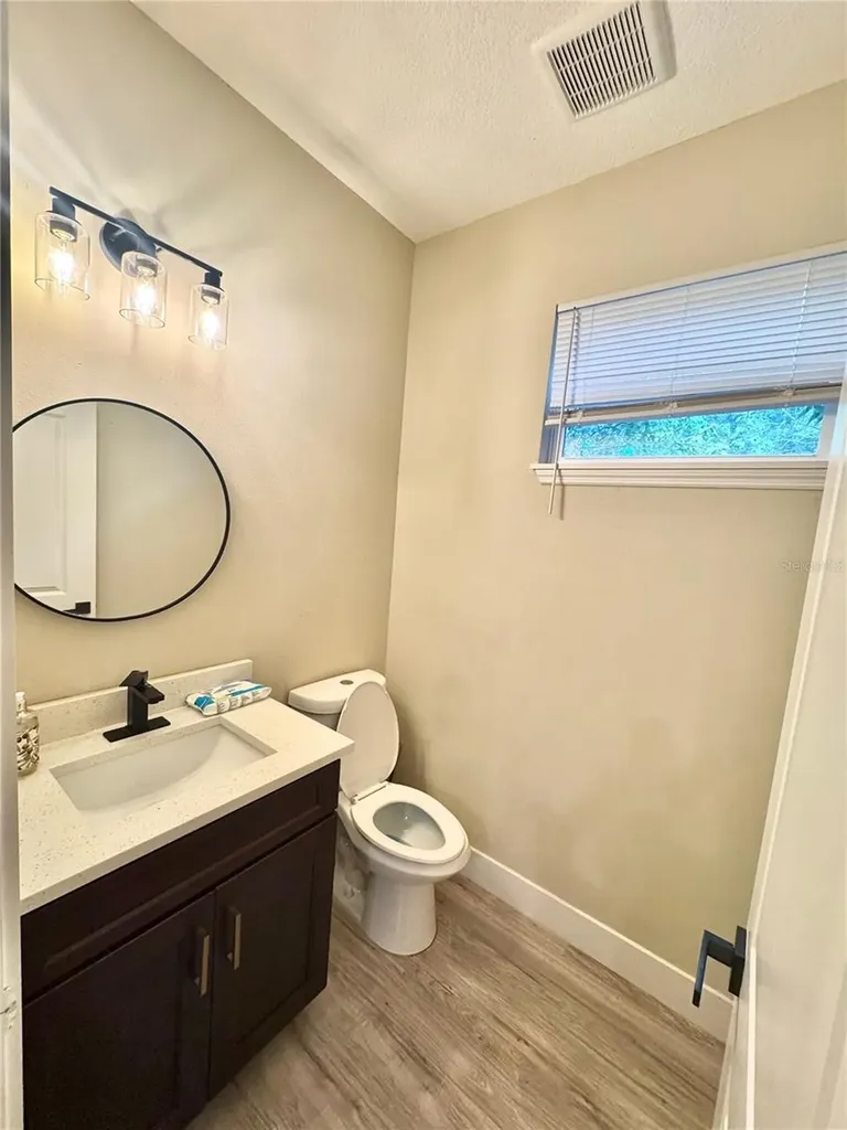 113 E Cleveland Street Apopka FL 32703