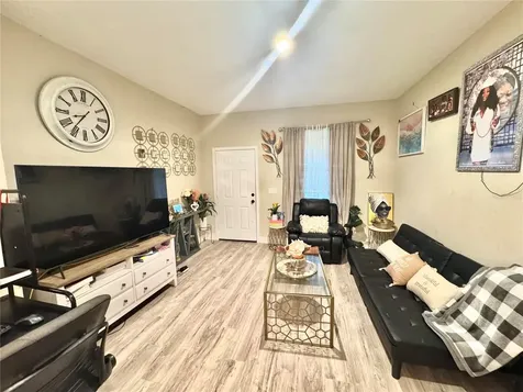 113 E Cleveland Street Apopka FL 32703