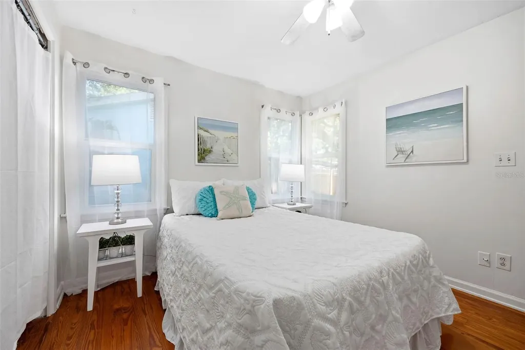1024 Michigan Dr E Dunedin FL 34698