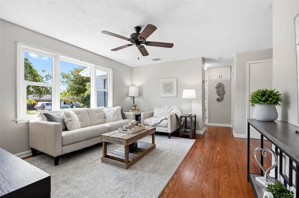 1024 Michigan Dr E Dunedin FL 34698