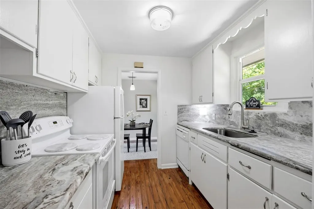 1024 Michigan Dr E Dunedin FL 34698