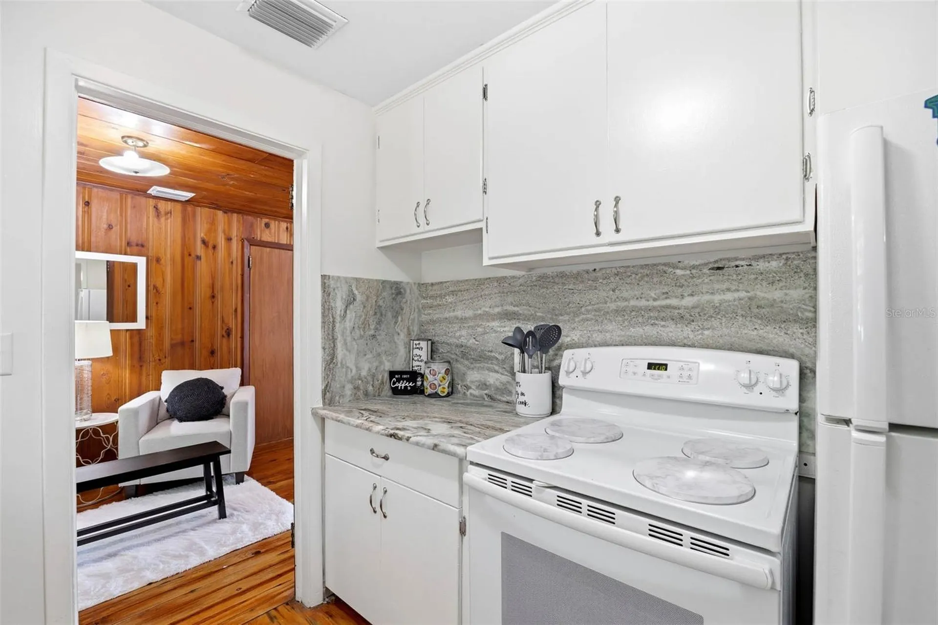 1024 Michigan Dr E Dunedin FL 34698