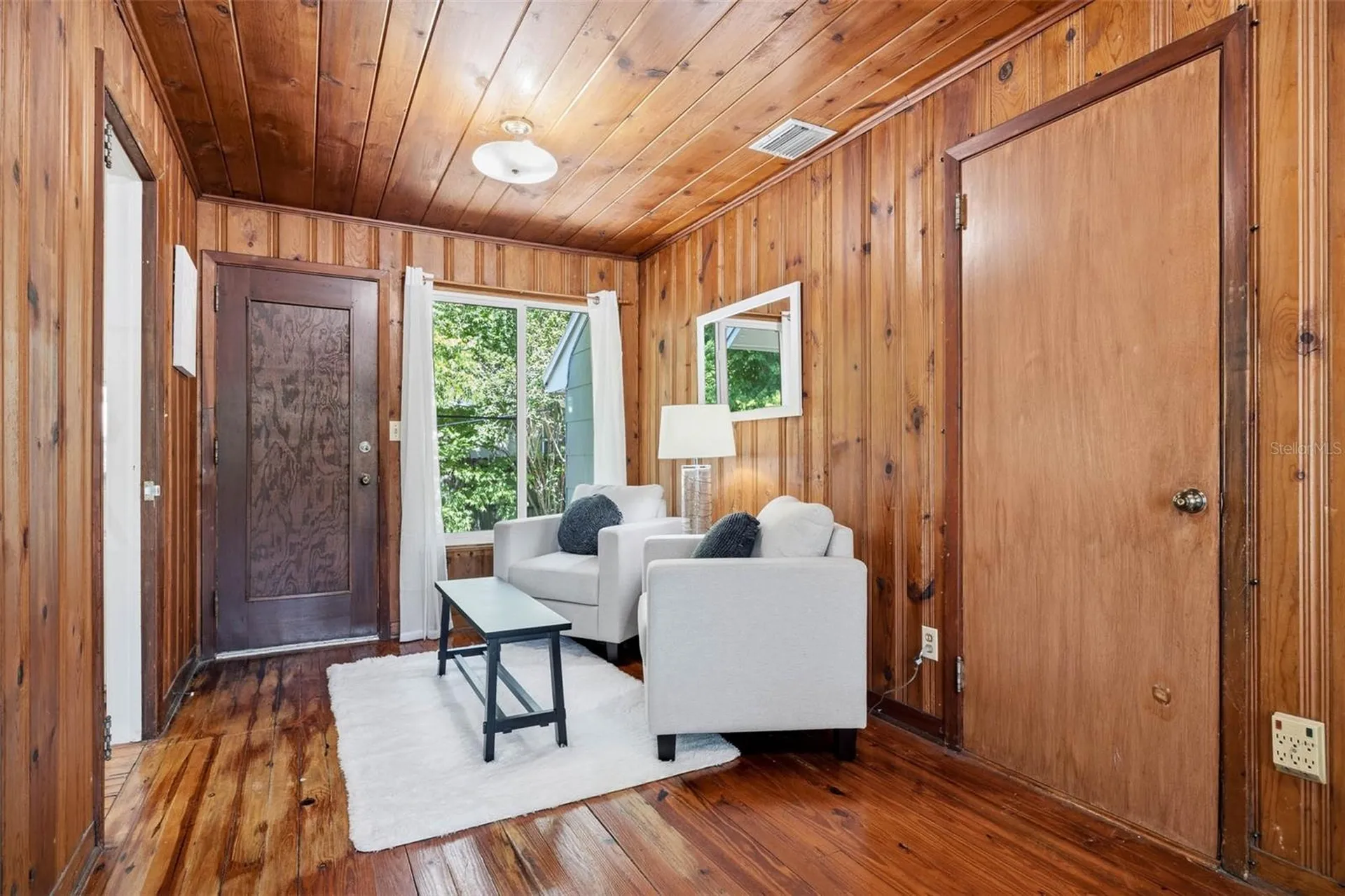 1024 Michigan Dr E Dunedin FL 34698