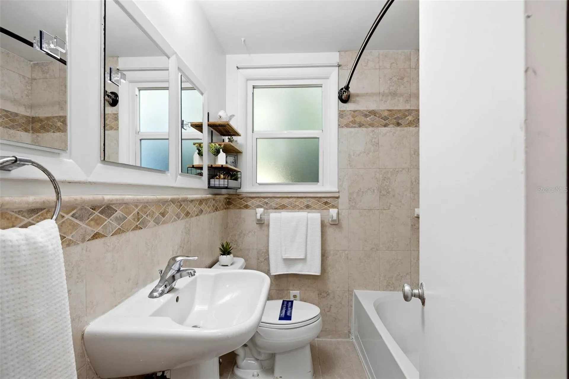 1024 Michigan Dr E Dunedin FL 34698