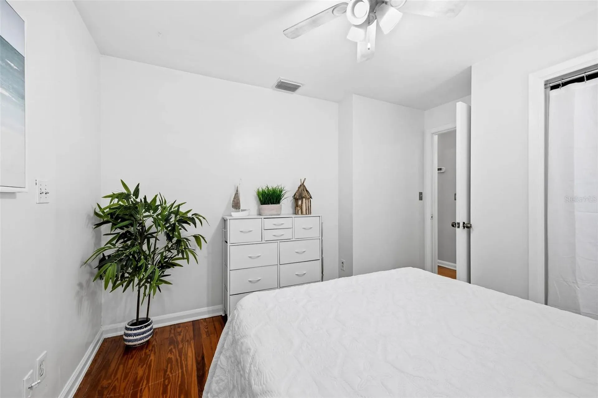 1024 Michigan Dr E Dunedin FL 34698