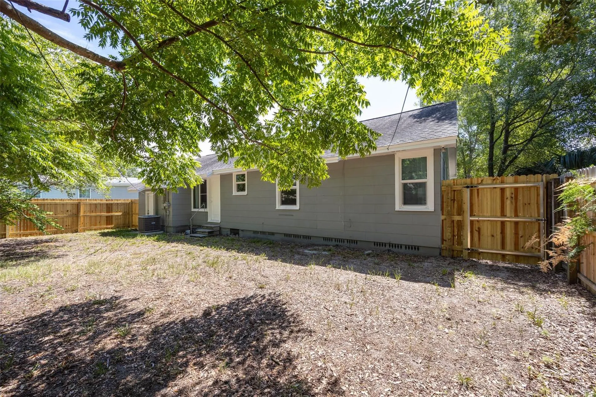 1024 Michigan Dr E Dunedin FL 34698