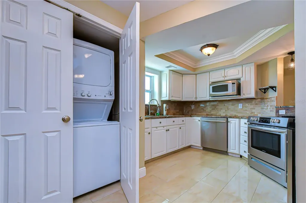 6504 Surfside Boulevard Apollo Beach FL 33572