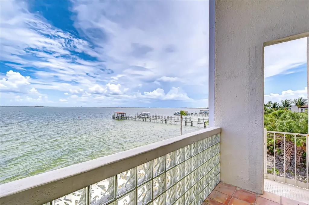 6504 Surfside Boulevard Apollo Beach FL 33572