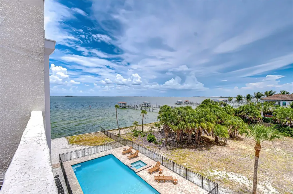 6504 Surfside Boulevard Apollo Beach FL 33572