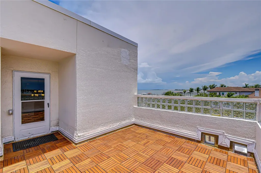 6504 Surfside Boulevard Apollo Beach FL 33572