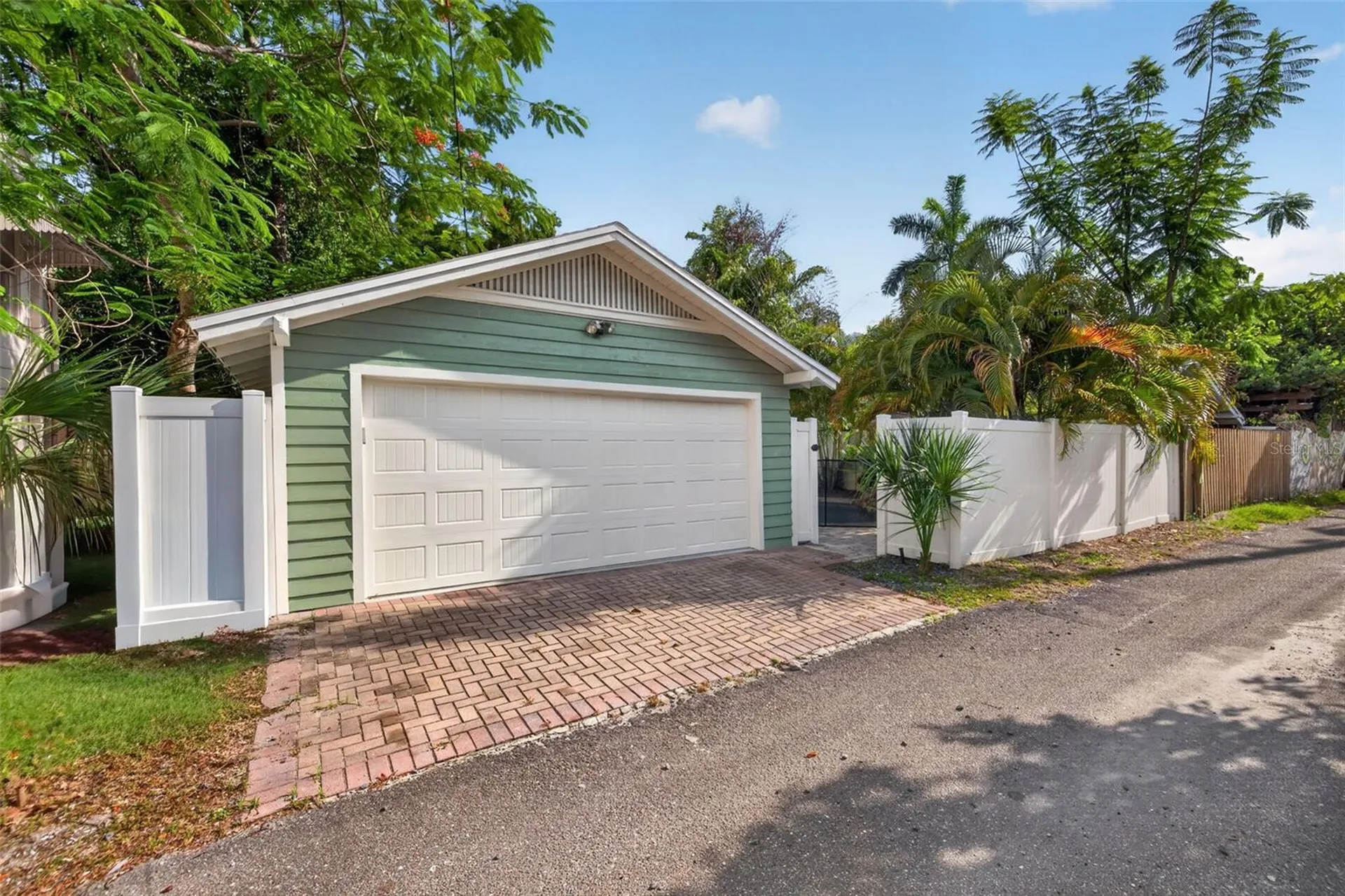 2125 Burlington Avenue N St Petersburg FL 33713