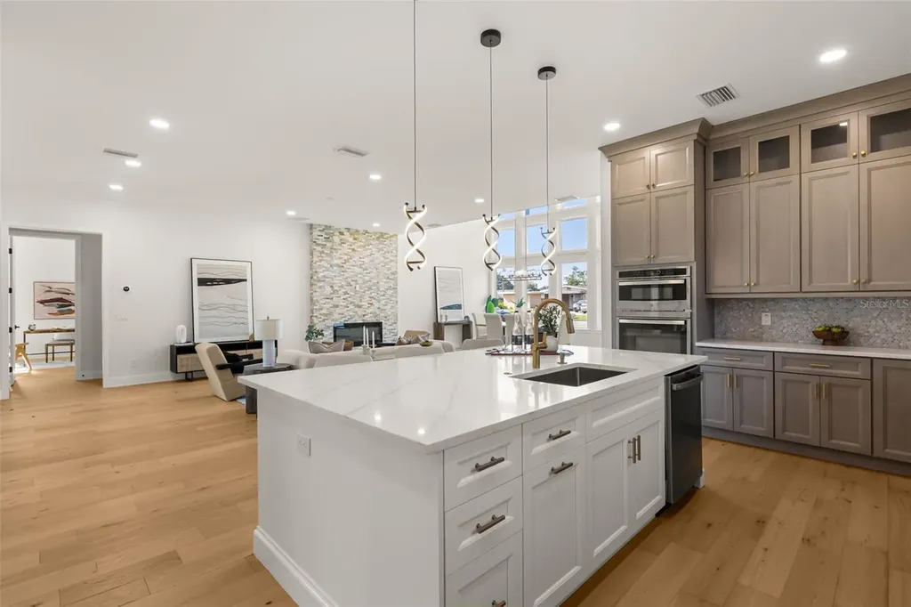 4401 Rockledge Road Orlando FL 32807