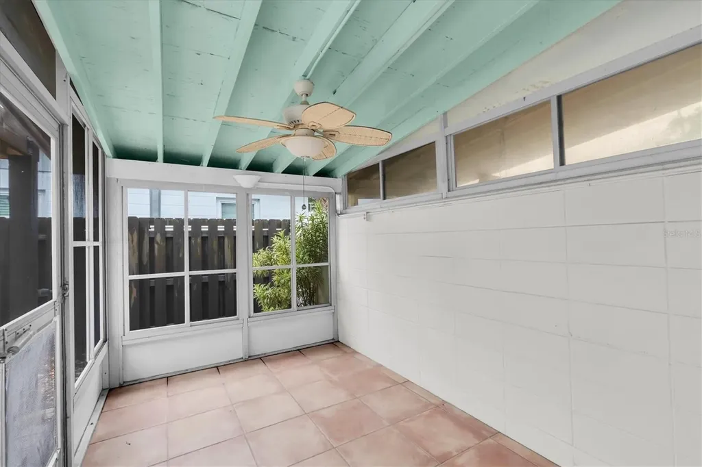 4201 Des Moines Street NE St Petersburg FL 33703
