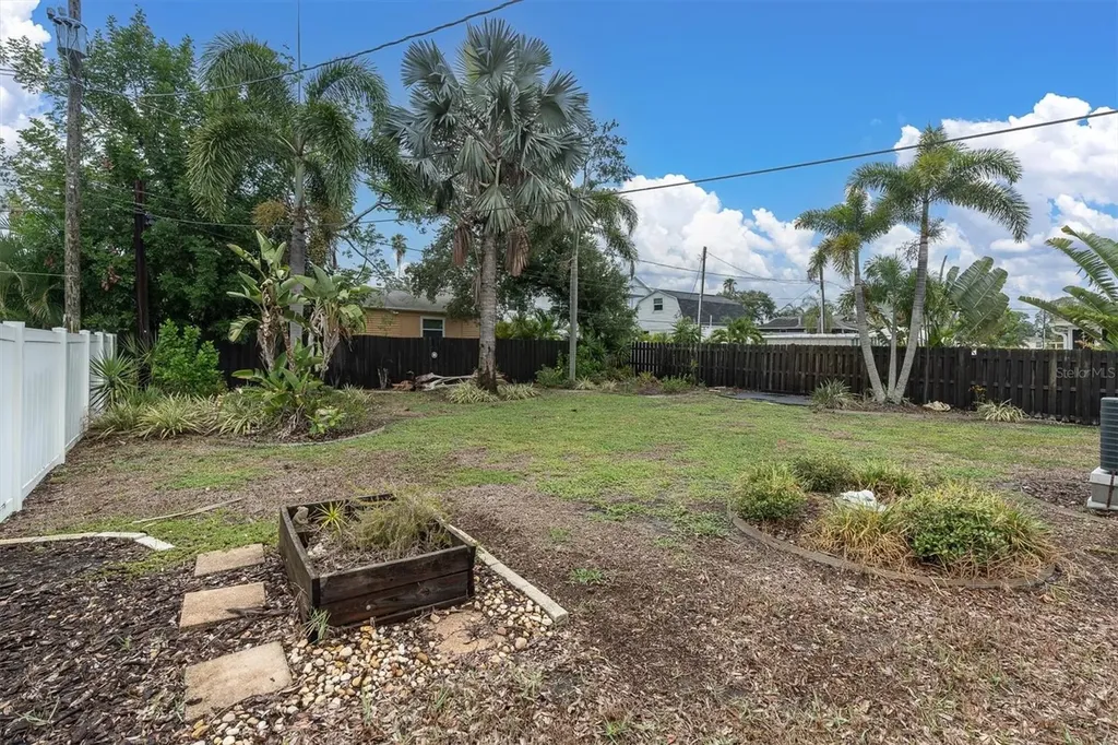 4201 Des Moines Street NE St Petersburg FL 33703