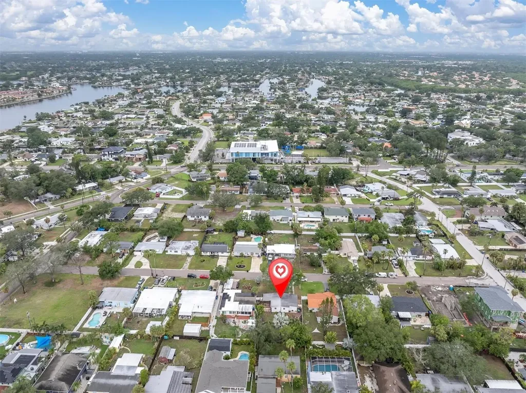 4201 Des Moines Street NE St Petersburg FL 33703