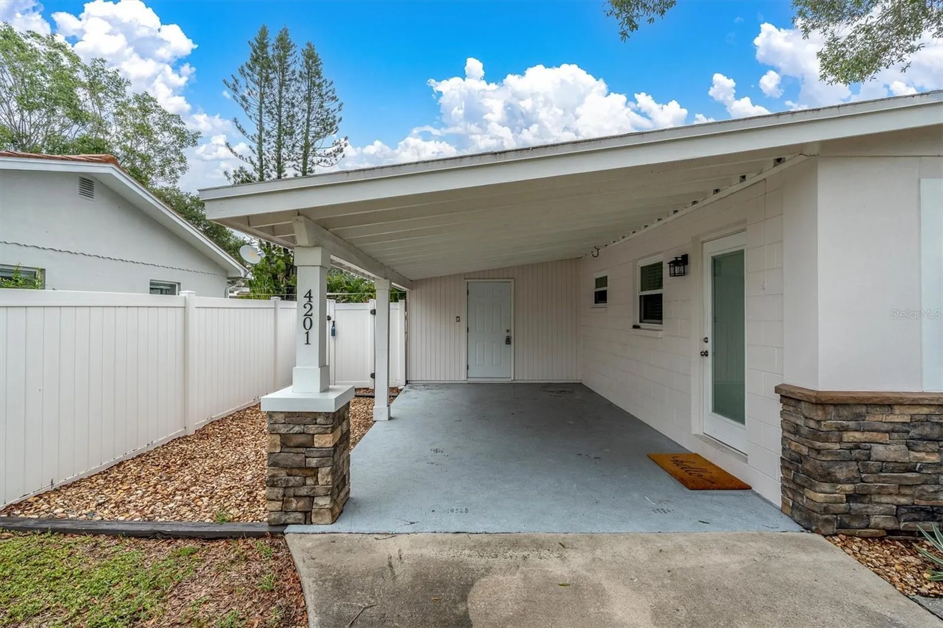 4201 Des Moines Street NE St Petersburg FL 33703