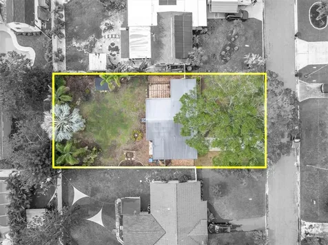 4201 Des Moines Street NE St Petersburg FL 33703
