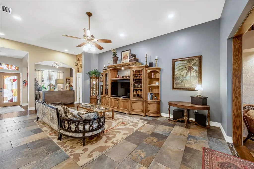1128 Lumsden Trace Circle Valrico FL 33594