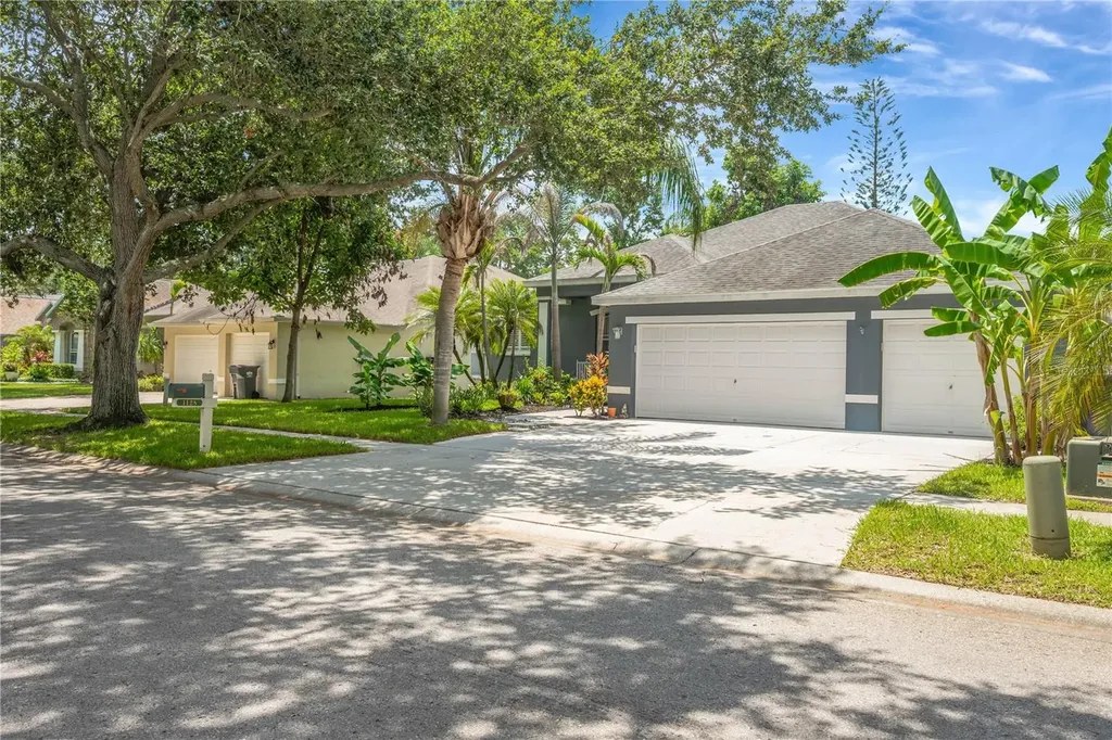 1128 Lumsden Trace Circle Valrico FL 33594