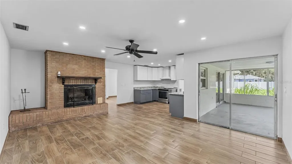 2055 Avenue C Mulberry FL 33860
