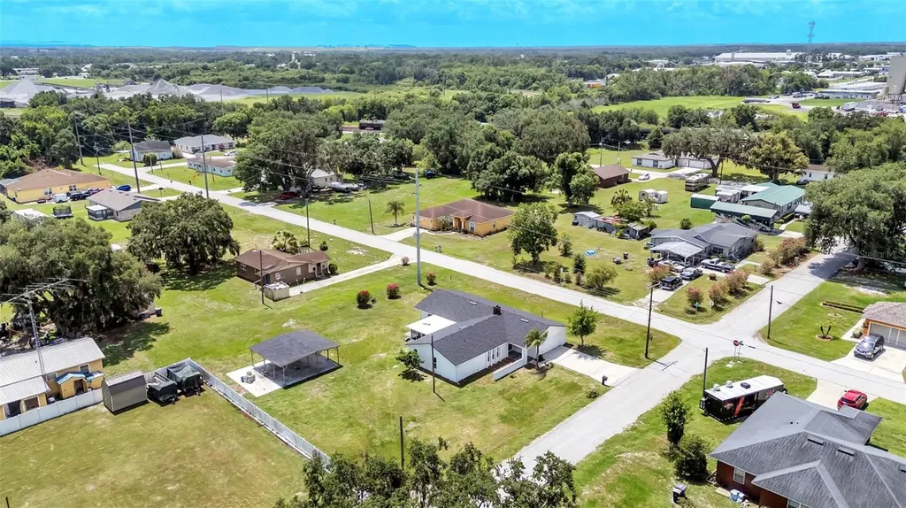 2055 Avenue C Mulberry FL 33860