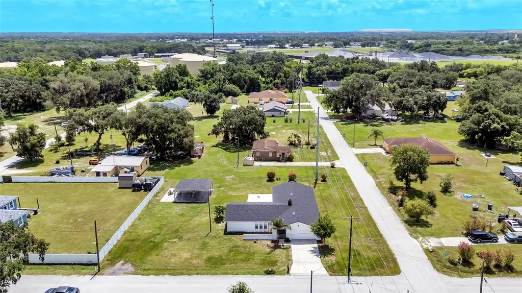 2055 Avenue C Mulberry FL 33860