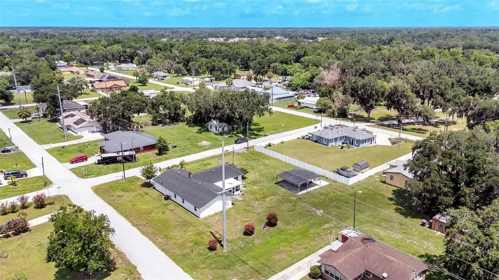 2055 Avenue C Mulberry FL 33860