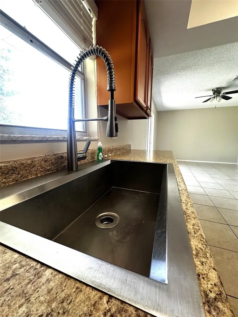573 Benjamin Franklin Place Orlando FL 32809