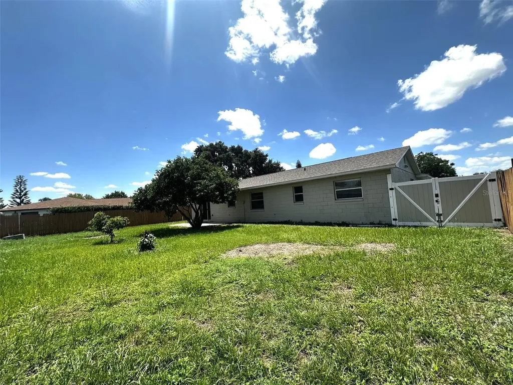 573 Benjamin Franklin Place Orlando FL 32809