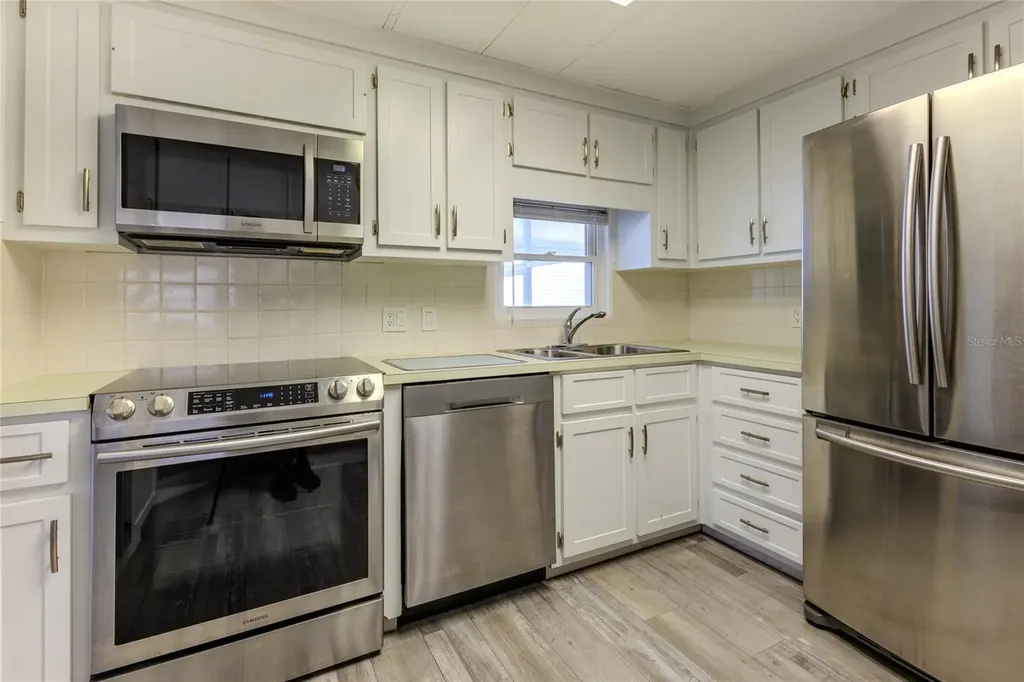 2100 Kings Highway Port Charlotte FL 33980