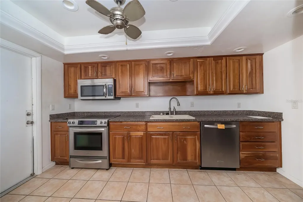 2501 Withy Court Tampa FL 33618
