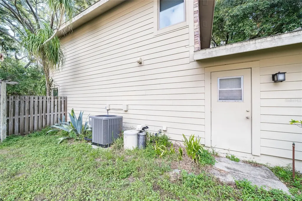 2501 Withy Court Tampa FL 33618