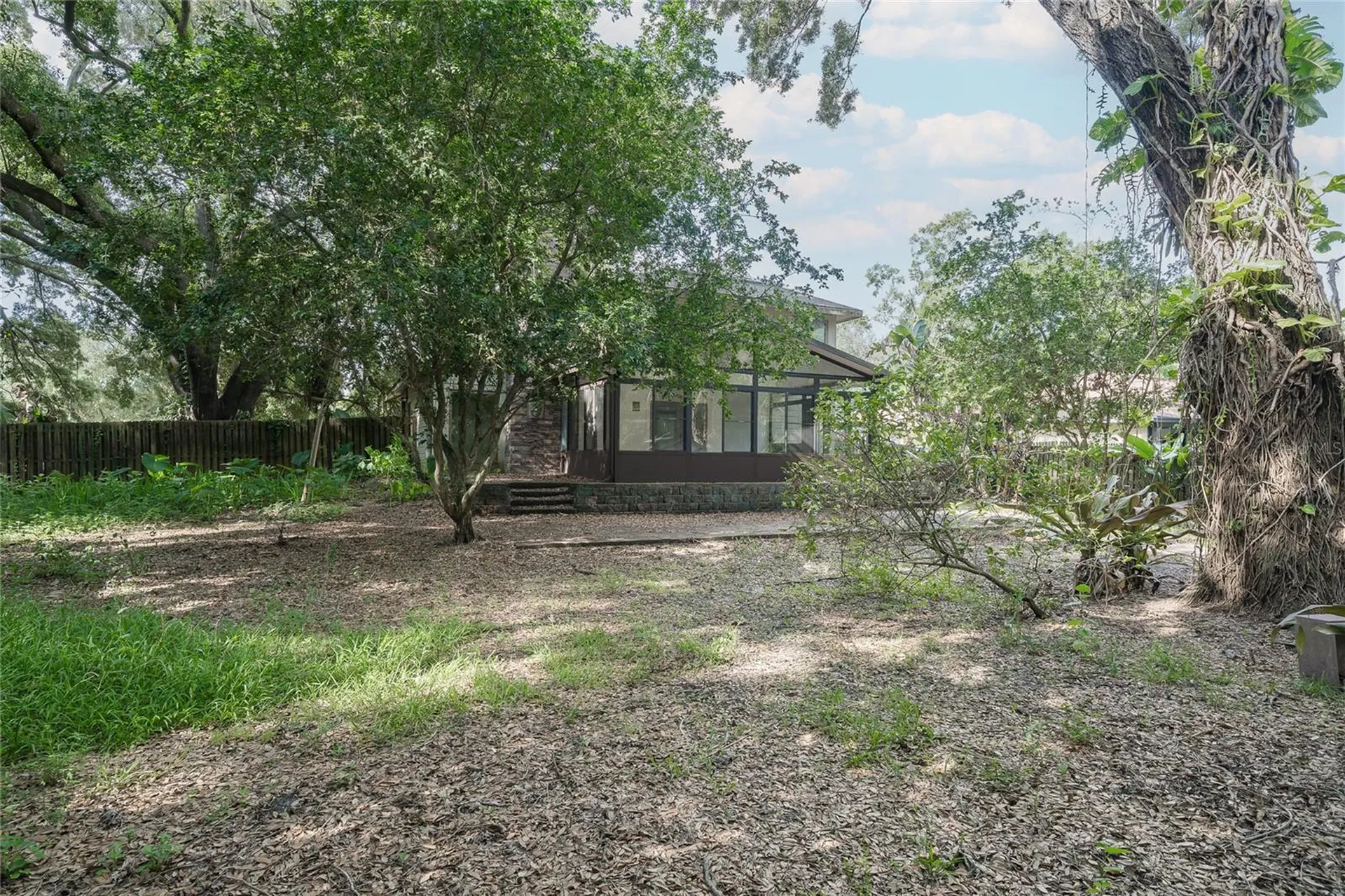 2501 Withy Court Tampa FL 33618