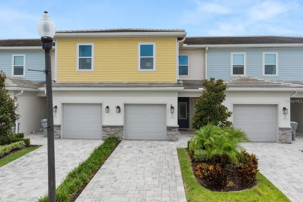 832 Driving Range Court Kissimmee FL 34747
