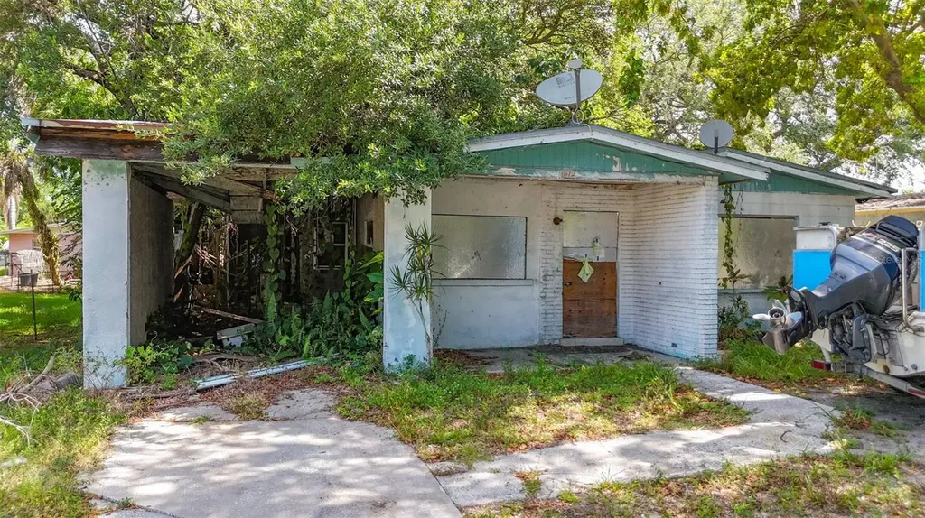 1679 24th Street Sarasota FL 34234