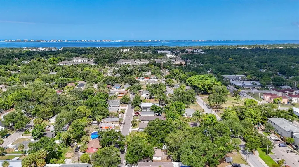 1679 24th Street Sarasota FL 34234